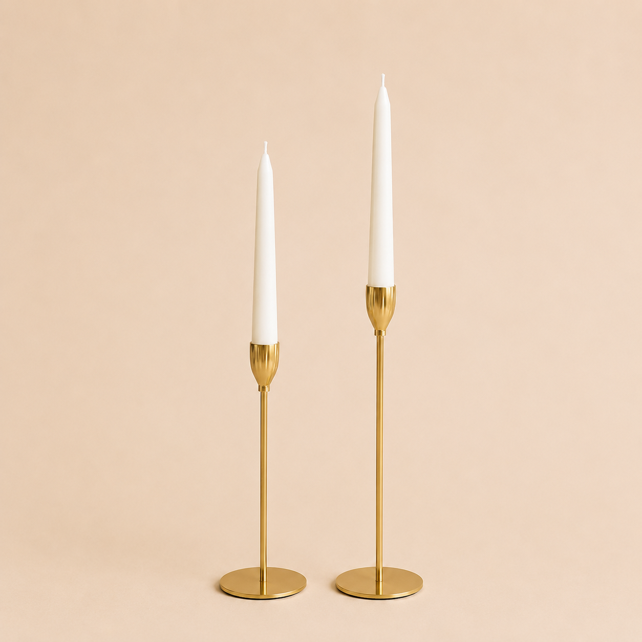 Moderne Goldene Kerzenhalter - Verleih